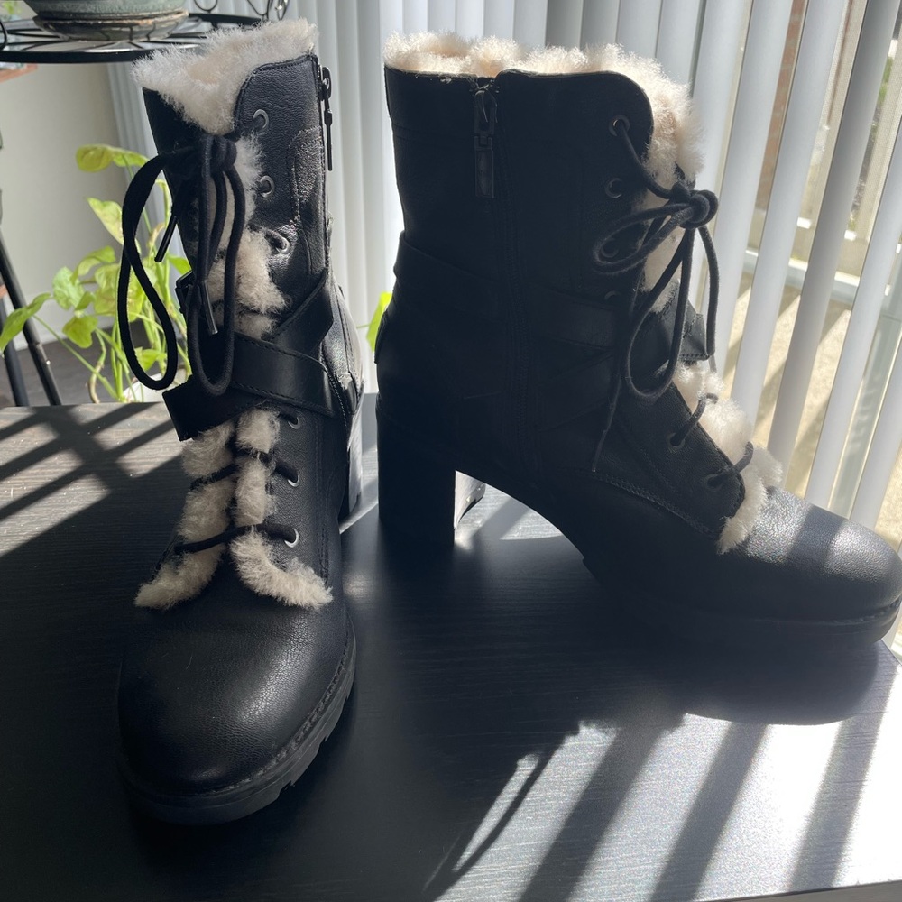 UGG Black and Cream Boots - Picture 6 of 7